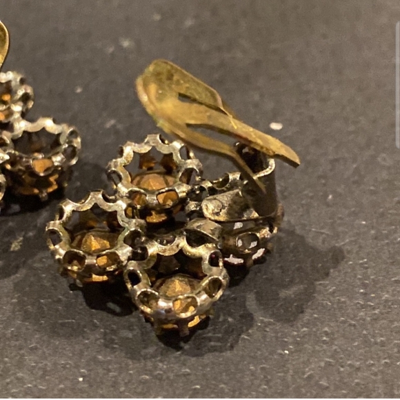 Signed Austria Garnet Red, Orange,  Red Aurora  Borealis Crystal Clip Earrings - Picture 6 of 7